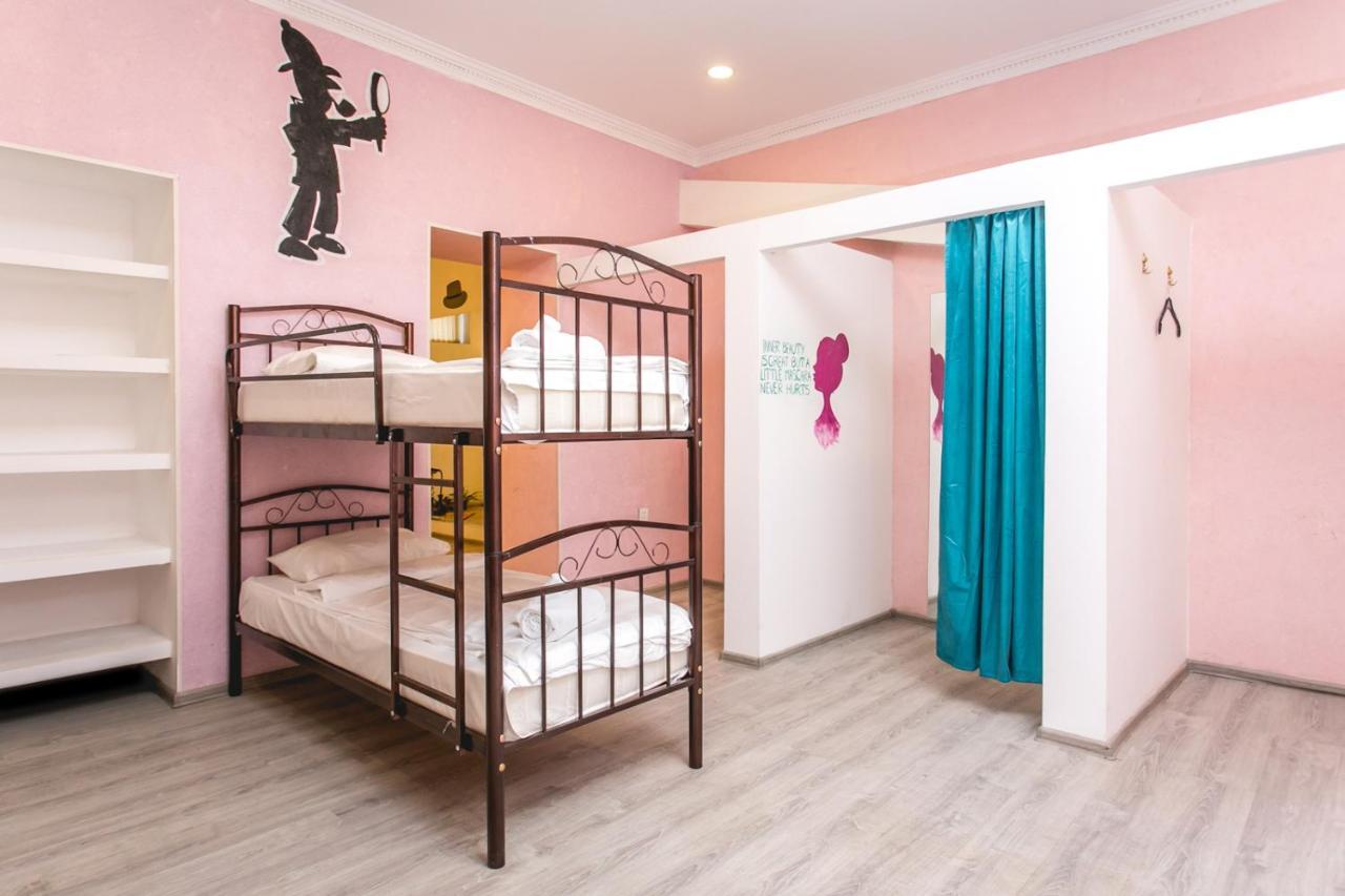 Sherlock Holmes Hostel Baku Exterior photo
