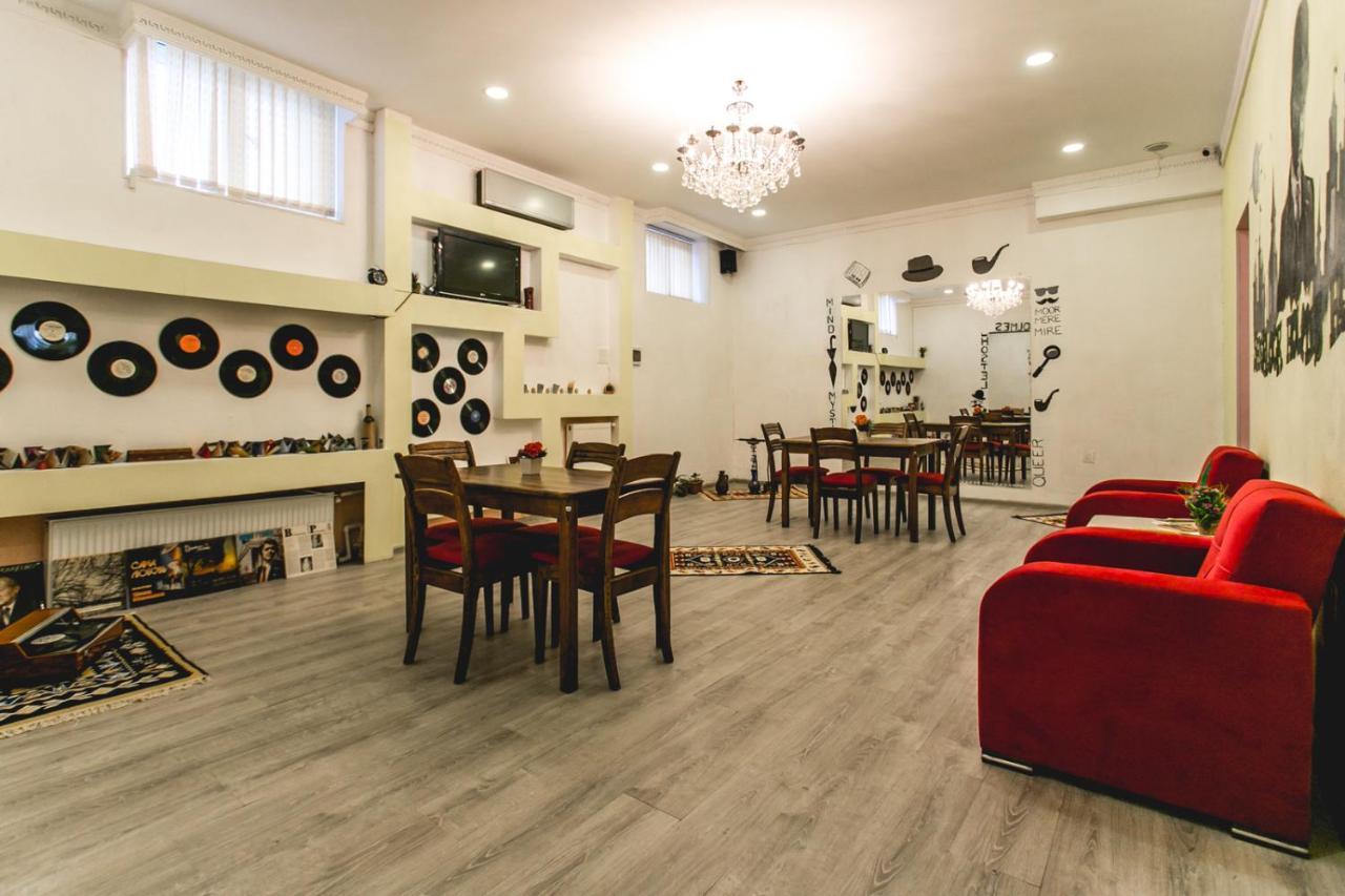 Sherlock Holmes Hostel Baku Exterior photo