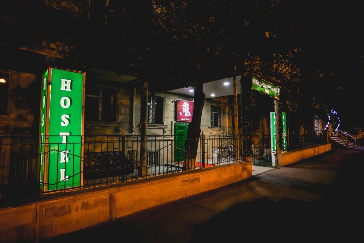 Sherlock Holmes Hostel Baku Exterior photo