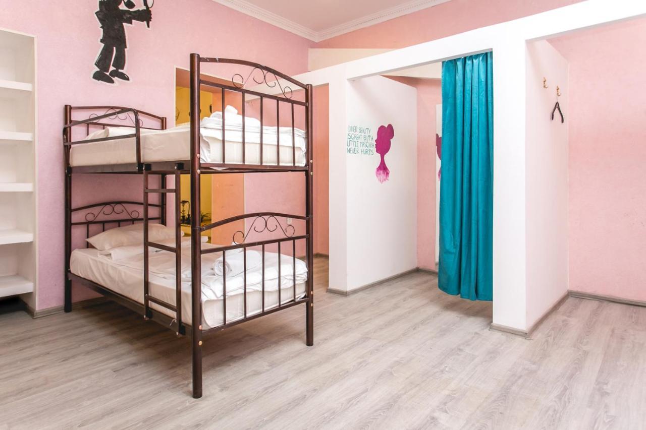 Sherlock Holmes Hostel Baku Exterior photo