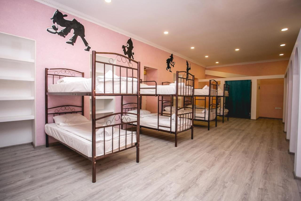 Sherlock Holmes Hostel Baku Exterior photo