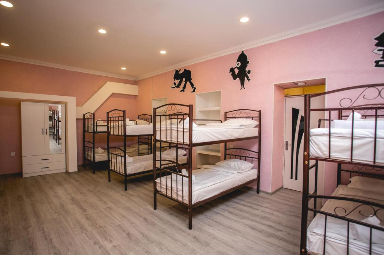 Sherlock Holmes Hostel Baku Exterior photo