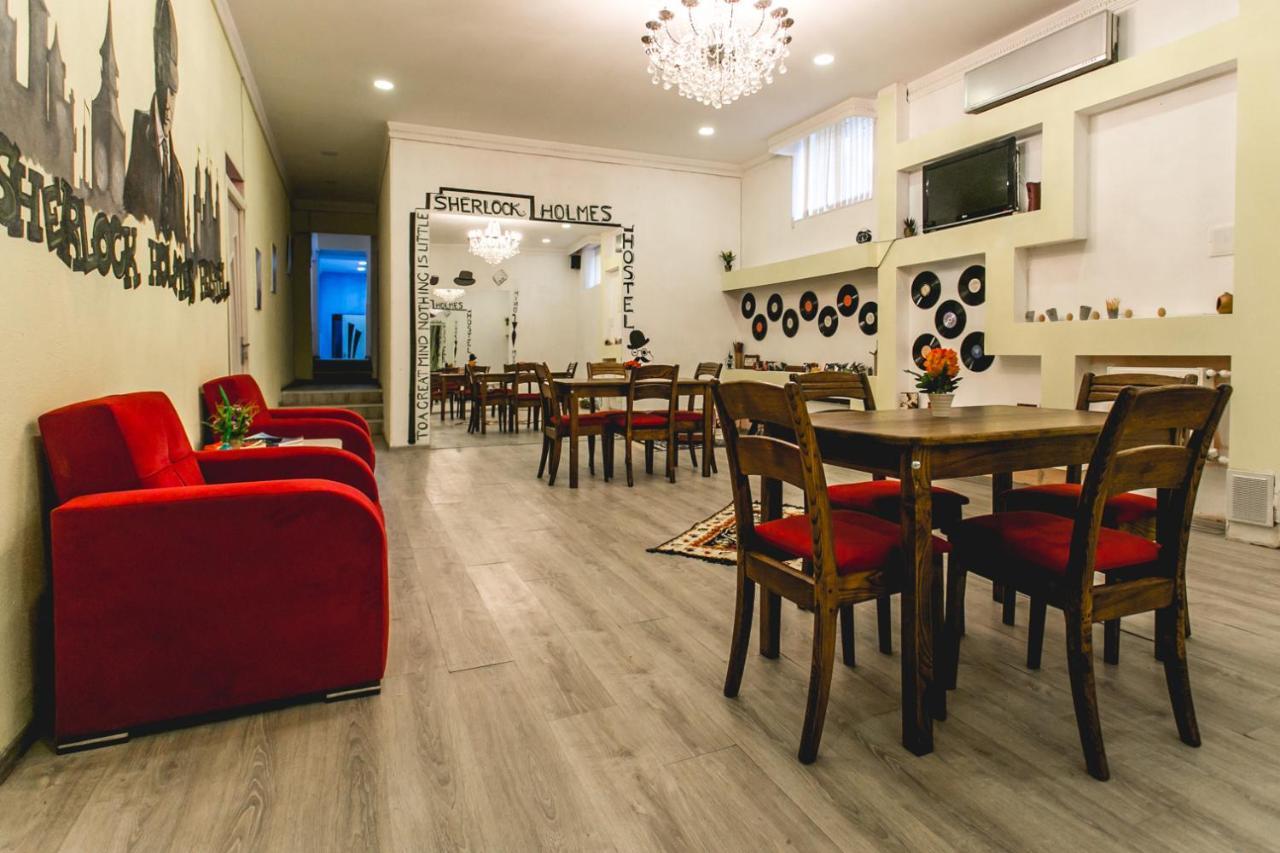 Sherlock Holmes Hostel Baku Exterior photo