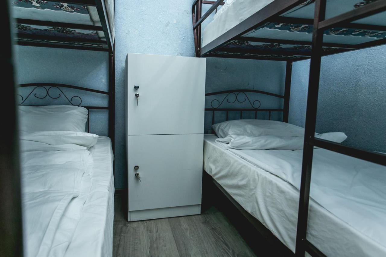 Sherlock Holmes Hostel Baku Exterior photo